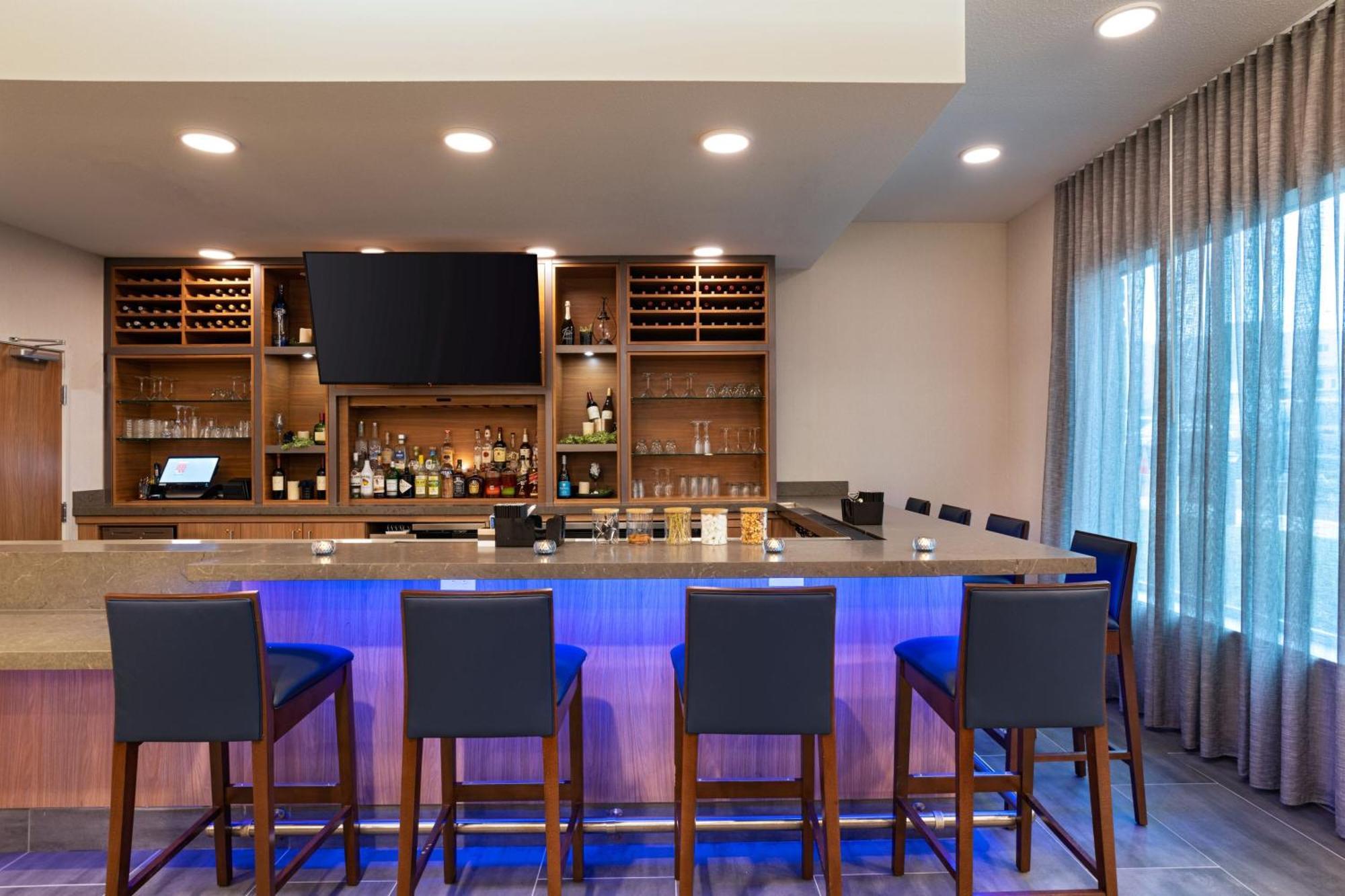 Fairfield By Marriott & Austin *